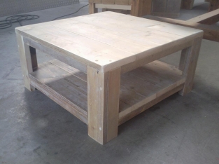 Salon tafel steigerhout